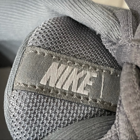 Nike Downshifter 9 Gray Running Sneakers Women’s Size 7.5 AQ7481-001 - Picture 11 of 13